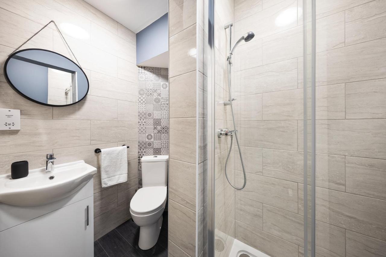 7 Bedroom House Ensuite Rooms, Fully Equipped Kitchen, Free Wifi, Tvs In All Rooms City Centre Close To A46 Inspire Homes Coventry Bagian luar foto